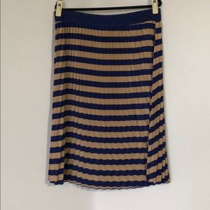 Navy & tan striped 2XL Lularoe Jill pleated skirt
